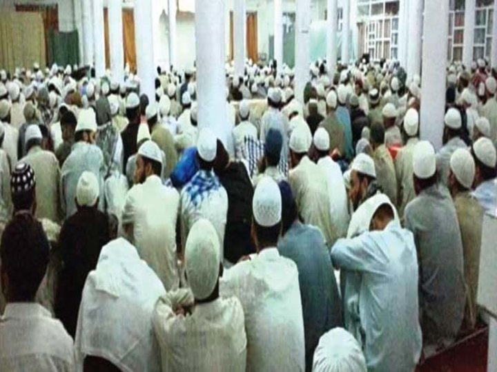 Sekitar 1.200 Jamaah Ikuti I’tikaf di Darul Uloom Kashmir
