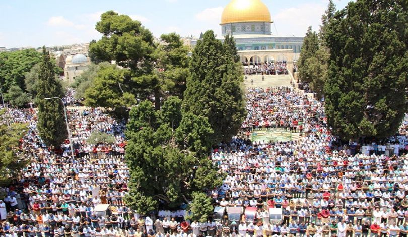 300 Ribu Jamaah Shalat Jumat Ketiga Ramadhan di Al-Aqsha