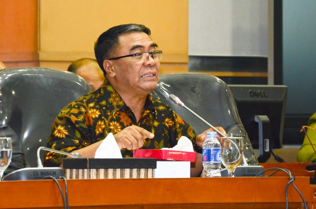 Wakil Ketua Komisi VIII DPR Prihatin Dibubarkannya HTI