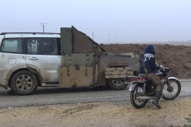 Polisi Irak Pamerkan Parade Mobil Bunuh Diri ISIS