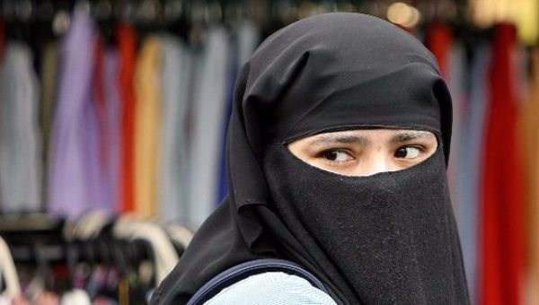 Pengadilah HAM Eropa Dukung Belgia Larang Niqab