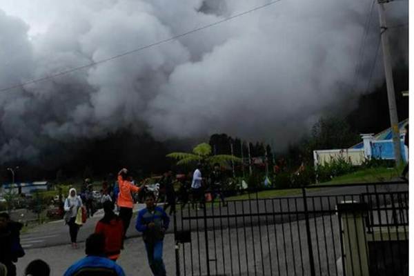 Kawah Dieng Banjarnegara Meletus, 10 Orang Terluka