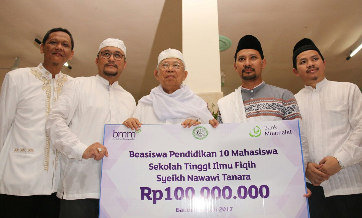 Pesantren An-Nawawi Banten Terima Bantuan Pendidikan Rp 600 Juta