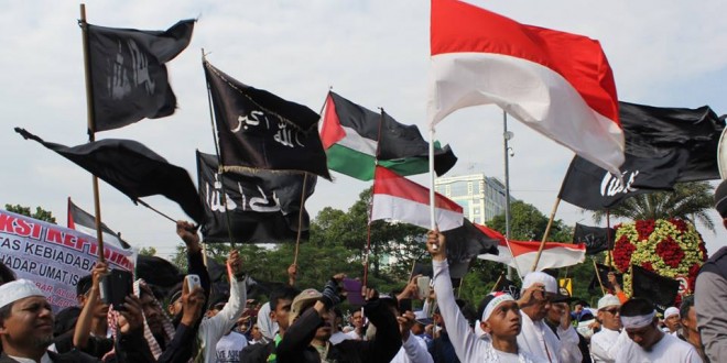 AWG Semarang Demo Tolak Trump