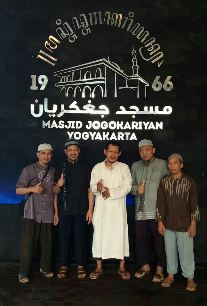 Tingkatkan Fungsi Masjid, DKM At-Taqwa Cileungsi Study Banding ke Jogokariyan