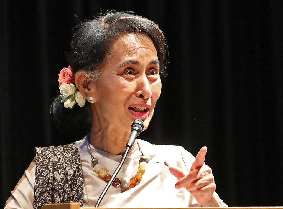 Amnesty International Cabut Penghargaan Bergengsi Suu Kyi