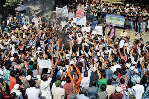 Protes Serentak di Kashmir Bela Muslim Rohingya