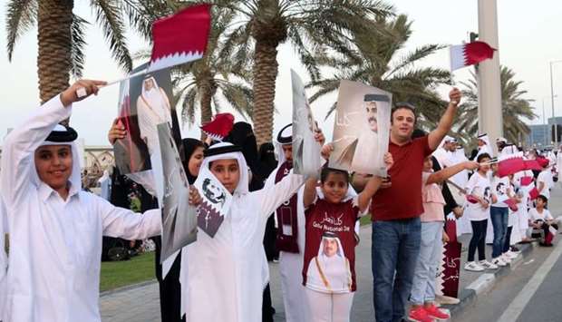 Ribuan Warga Doha Sambut Kepulangan Emir Qatar