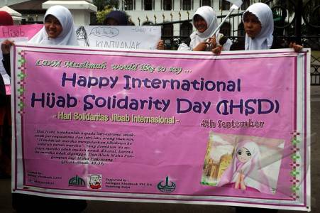 Warga Bogor Kampanyekan Hari Solidaritas Hijab Internasional