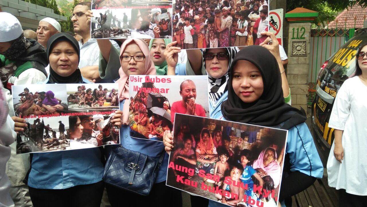 Masyarakat Profesional Gelar Aksi Tolak Kekerasan Rohingya di Jakarta