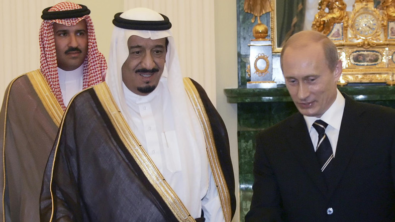 Arab Saudi dan Rusia Tandatangani Kesepakatan Pembelian Sistem Pertahanan Udara