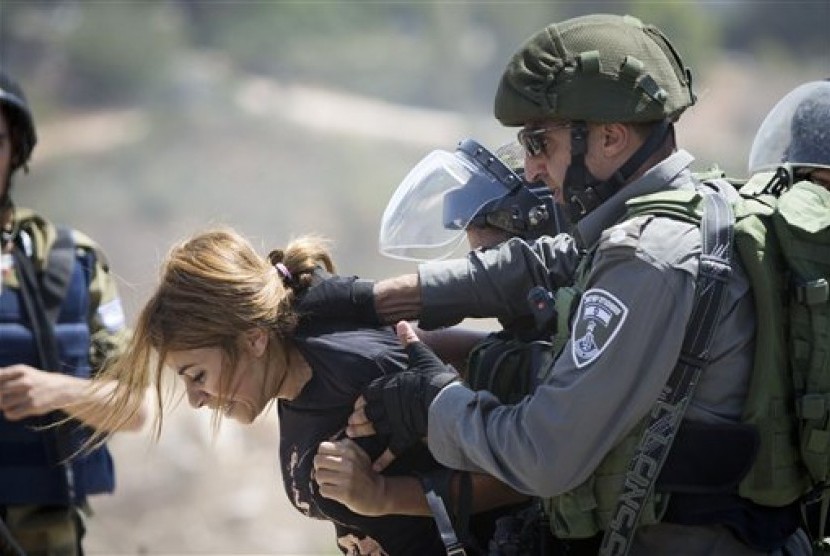 Israel Tahan 19 Orang Palestina, Termasuk Wartawan dan Anak 15 Tahun