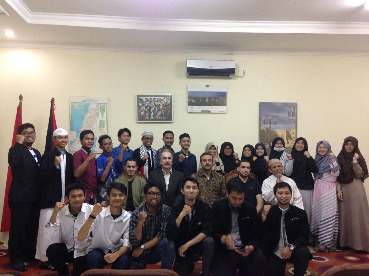 Belajar Bahasa Sekaligus Solidaritas Ala Komunitas Bandung MDWIEC