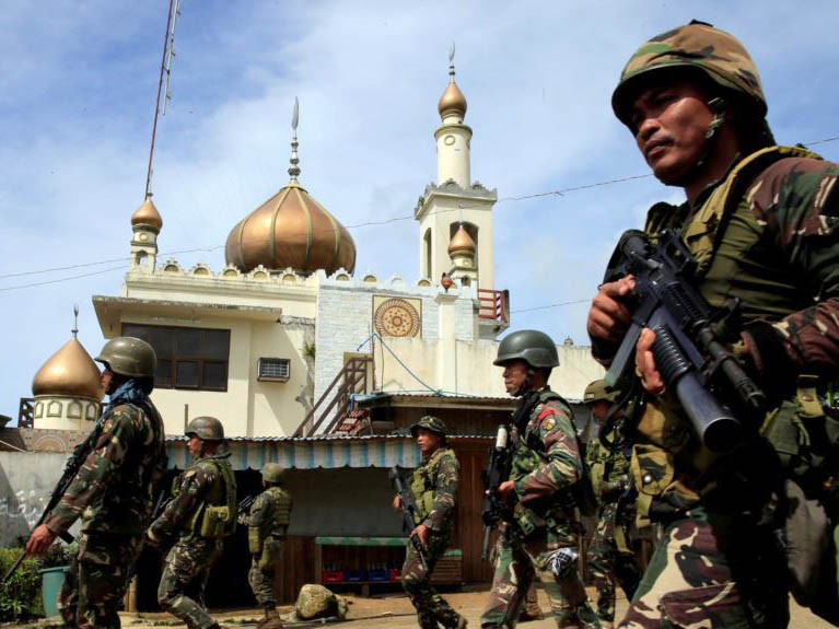 Bom Bunuh Diri Dekat Kamp Militer di Sulu