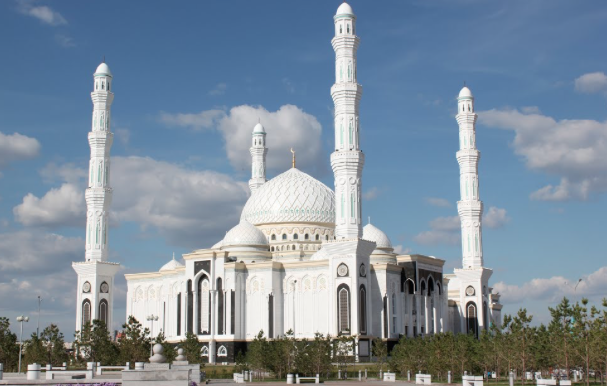 Masjid Terbesar Kedua di Asia Tengah Magnet Kunjungan Wisatawan