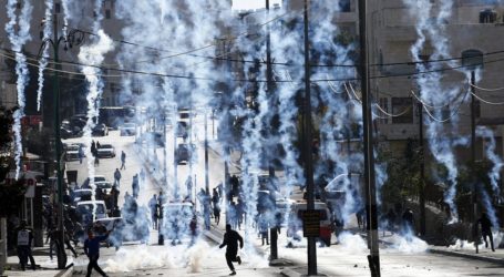 Gas Air Mata Israel Merusak Tubuh Warga Palestina