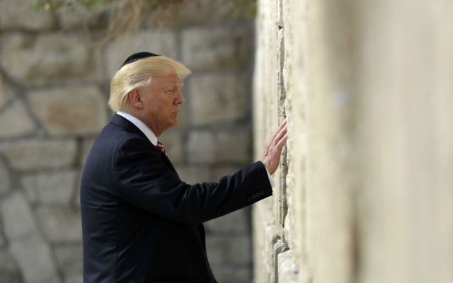Batas Trump Umumkan Pemindahan Kedutaan ke Yerusalem Hingga Senin