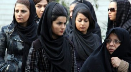 Wanita Teheran Pelanggar Kode Etik Pakaian Islami Tidak Lagi Ditangkap