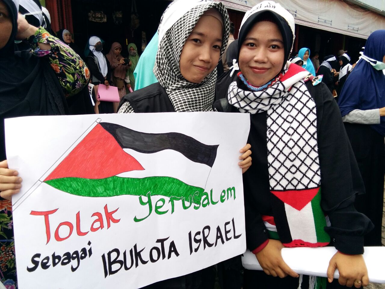 Aliansi Masyarakat Lampung Bela Palestina Gelar Aksi di Tugu Gajah