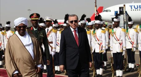 Erdogan Tiba di Khartoum Tingkatkan Hubungan Bilateral