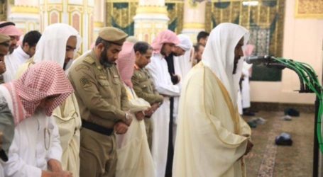 Imam Shalat di Masjid Nabawi Kembali ke Mihrab Asli Rasulullah