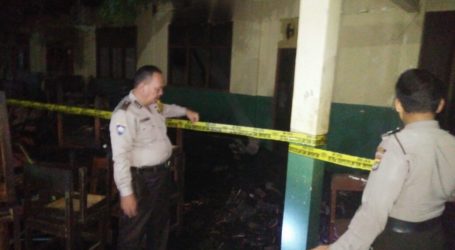 Polsek Pasang Garis Polisi di Lokasi Kebakaran di Ponpes Al-Fatah