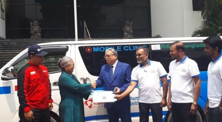 Dubes Indonesia Serahkan Bantuan Mobile Clinic untuk Bangladesh