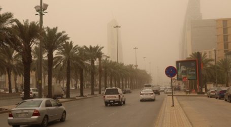 Badai Pasir di Riyadh Picu Peringatan Kesehatan dan Sekolah Tutup