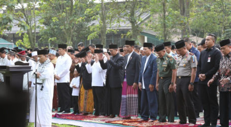 Solat Id di Kebun Raya Bogor, Presiden Jokowi: Semoga Kita Makin Pererat Persatuan dan Kesatuan