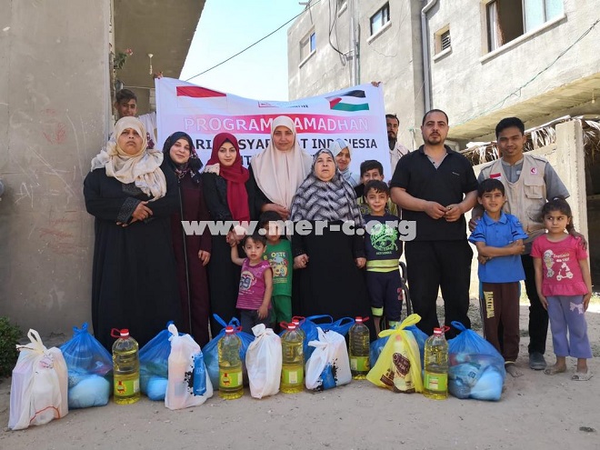 MER-C Gaza Salurkan Bantuan Ramadhan dari Masyarakat 