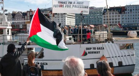 Kapal Freedom Flotilla Menuju Pelabuhan Jerman di Hamburg
