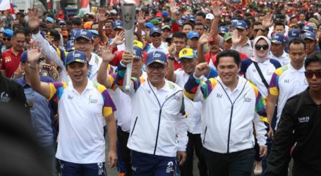 Ribuan Masyarakat Ramaikan Prosesi Kirab Obor Asian Games di Lampung