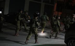 Pasukan Israel Tembaki Rumah-rumah Warga Palestina dengan Gas Air Mata