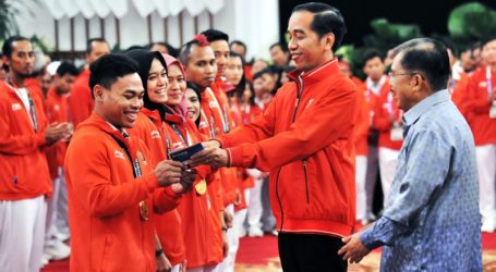 Presiden Jokowi Serahkan Bonus Asian Games 2018 Sebelum Penutupan