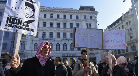 Warga Austria Kecam Larangan Mengenakan Jilbab