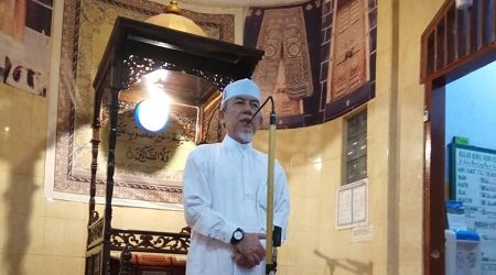 Kunjungi Palu, Imaam Yakhsyallah Sampaikan Kuliah Subuh di Masjid Nurul Yaqin Talise