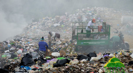 Warga Dekat TPA Keluhkan Asap Pembakaran Sampah