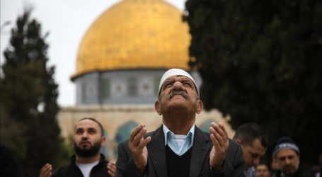 Polisi Israel Halangi Muslim Shalat Jumat di Masjid Al-Aqsa