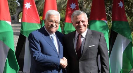 Raja Yordania Sambut Kedatangan Presiden Palestina di Amman