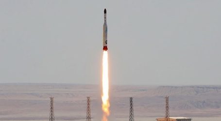 Iran: Test Peluncuran Tiga Satelit Non Militer Berhasil