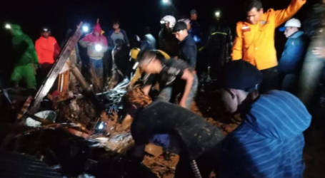 Longsor Sukabumi, 34 Orang Belum Ditemukan