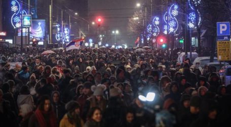 Ribuan orang di Serbia Lakukan Aksi Protes