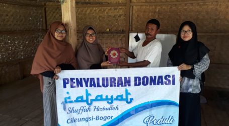 Fatayat Jama’ah Muslimin Salurkan Al-Quran untuk Korban Tsunami Banten
