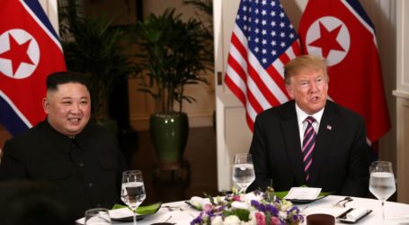 Gedung Putih Larang Empat Wartawan Liput Makan Malam Trump dan Kim