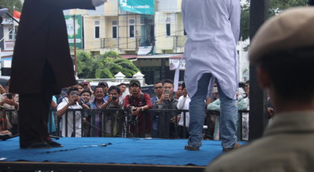 Langgar Qanun, Enam Pasangan Dihukum Cambuk di Aceh