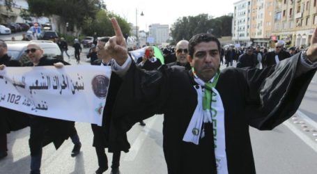 Seribu Pengacara: Pencalonan Bouteflika Tidak Dapat Diterima