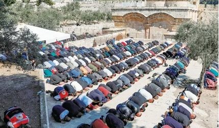 40.000 Warga Shalat Jumat di Al-Aqsha
