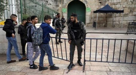 Polisi Israel Larang Tiga Warga Yerusalem Masuk Masjid Al-Aqsa