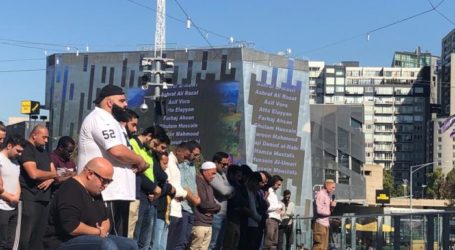 Ratusan Umat Islam Gelar Shalat Jumat di Pusat Kota Melbourne