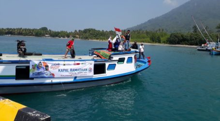 Kapal Ramadhan ACT Lampung Bagi Sembako di Tiga Pulau